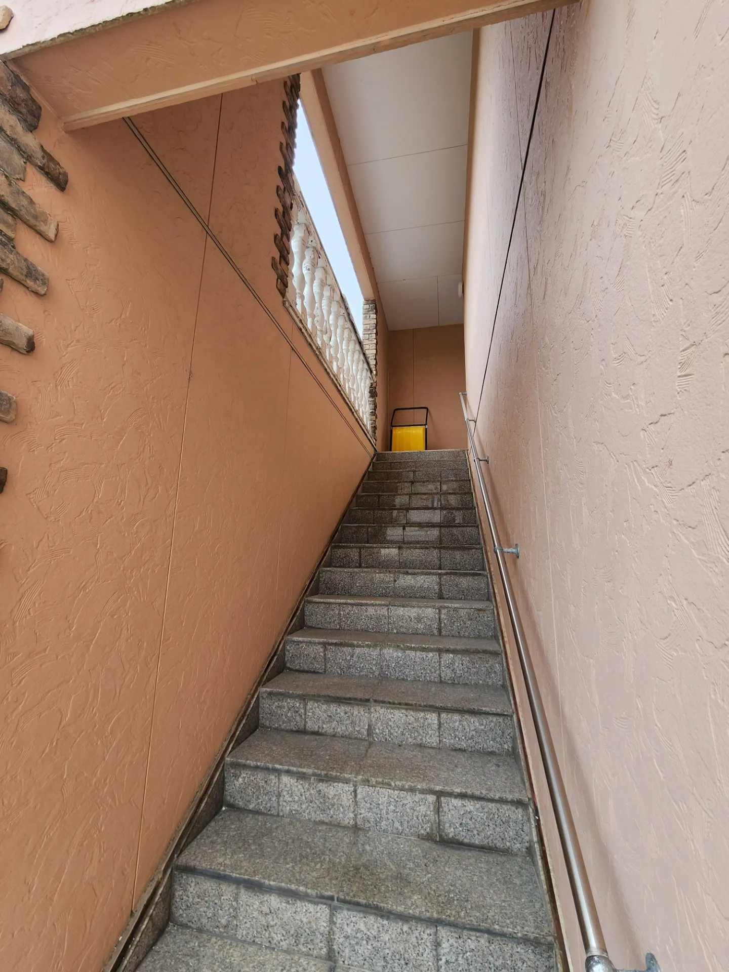 富山県射水市の築20年の木造アパートの外装リフレッシュ工事を実施しました！