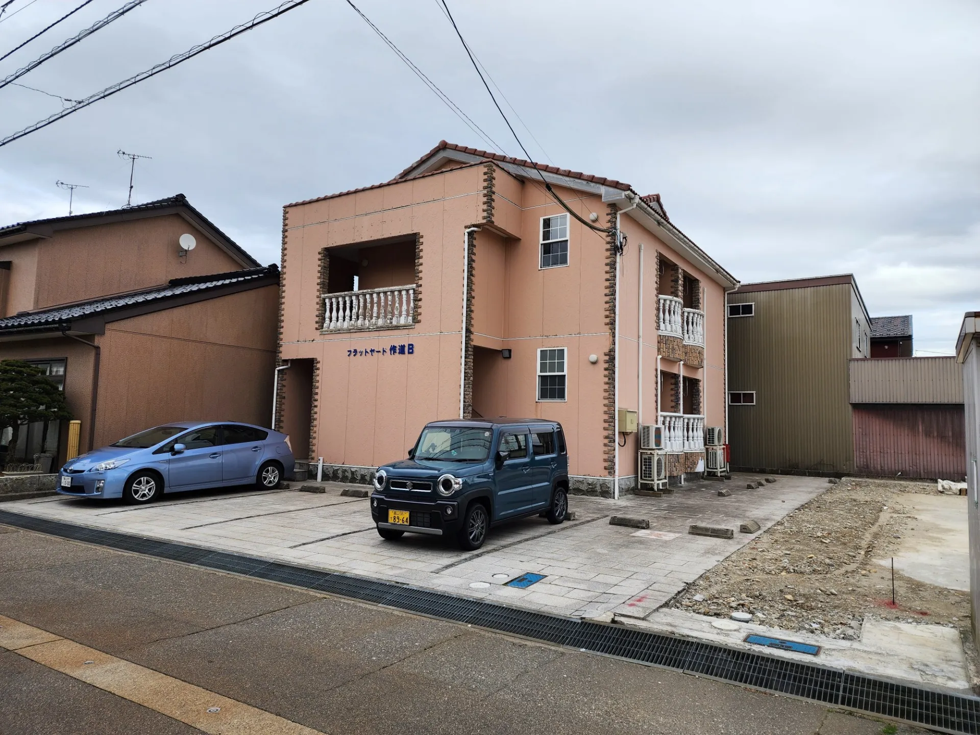 富山県射水市の築20年の木造アパートの外装リフレッシュ工事を実施しました！