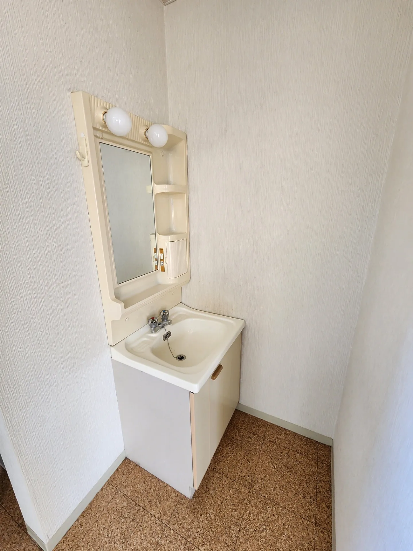 収益物件　<br>富山県富山市長江新町3丁目のアパート