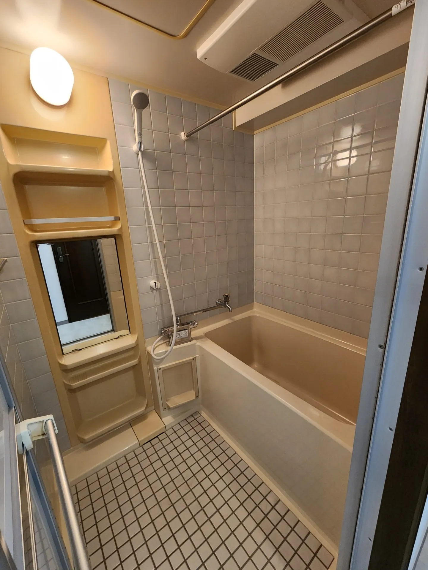 マンション　<br>富山県富山市窪新町のマンション